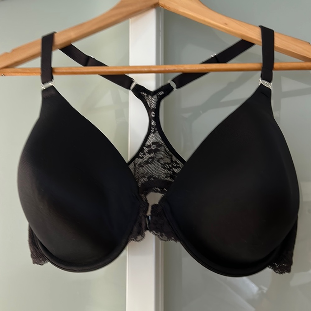 Maidenform black razor back, lace back, front clasp bra